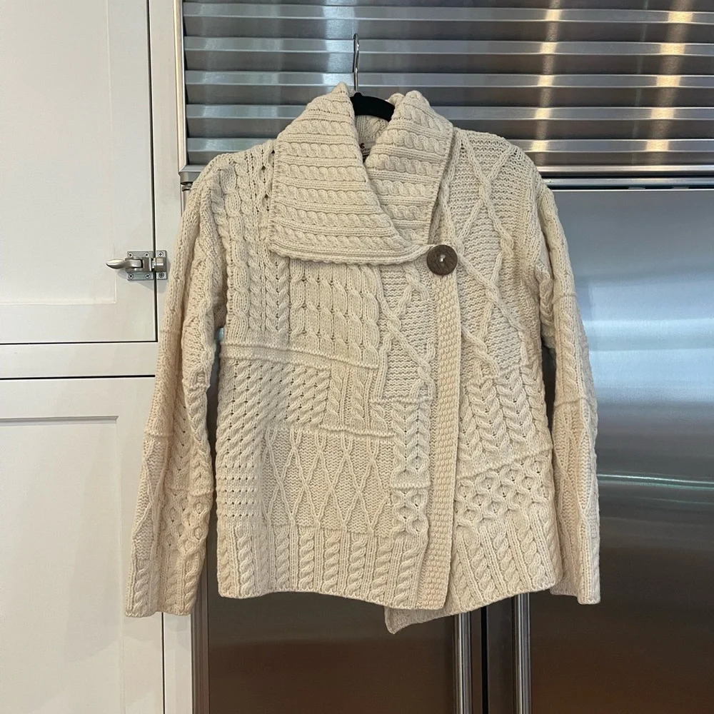 Irish Wool Asymmetrical Knit Cream Sweater Size M - Picture 1 of 15